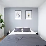 Spacious Family Duplex Apartment - Eiffel Tower