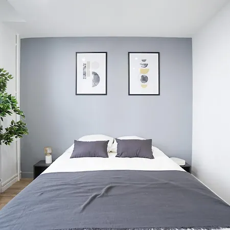 Spacious Family Duplex - Eiffel Tower Apartment