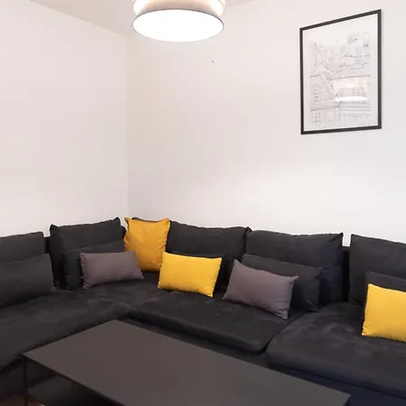 Spacious Family Duplex - Eiffel Tower Apartment